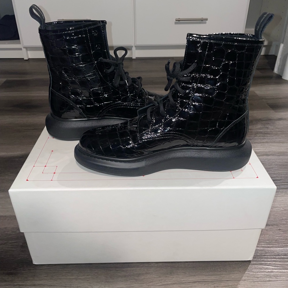Alexander McQueen glossy lace up croc boots